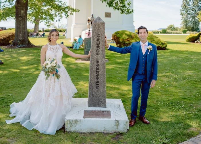 برگزاری عروسی در پارک طاق صلح بریتیش کلمبیا؛ مرز بین آمریکا و کانادا